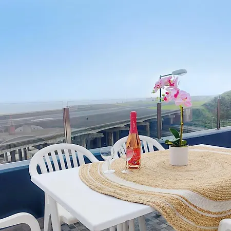 Gateone Al Airport View House Machico (Madeira)