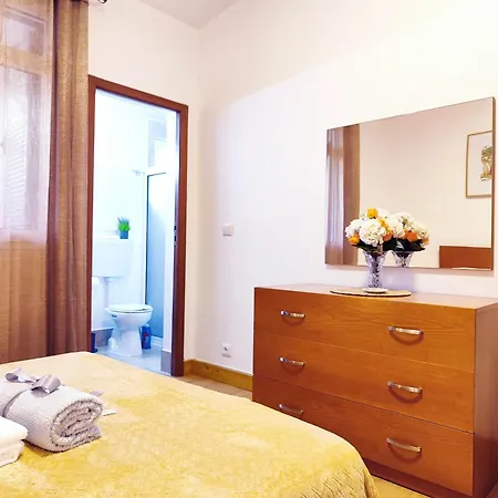 Gateone Al Airport View House * Machico (Madeira)