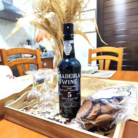 Gateone Al Airport View House * Machico (Madeira)