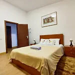 Gateone Al Airport View House *