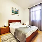 Holiday home Gateone Al Airport View House *
