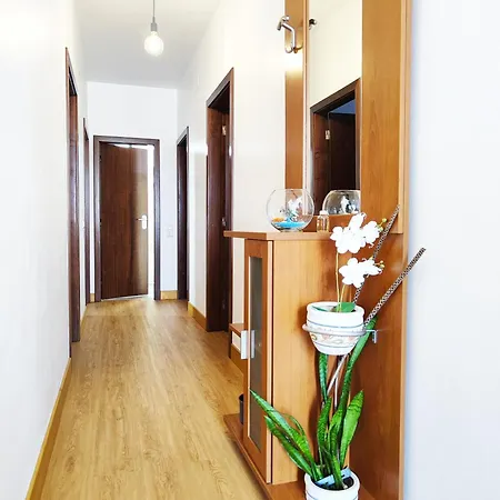 Gateone Al Airport View House *