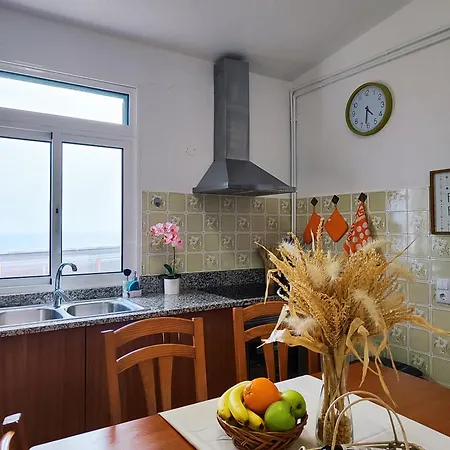 Gateone Al Airport View House * Machico (Madeira)