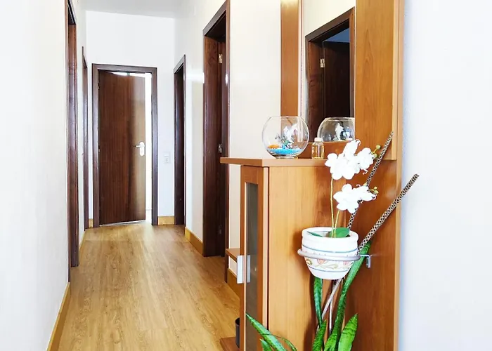 Gateone Al Airport View House *