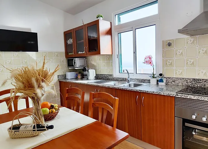 Gateone Al Airport View House بيت للعطل