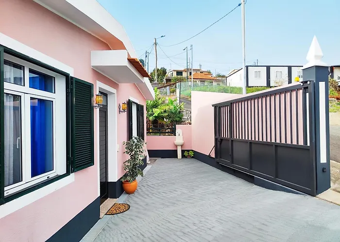 Дом отдыха Gateone Al Airport View House *