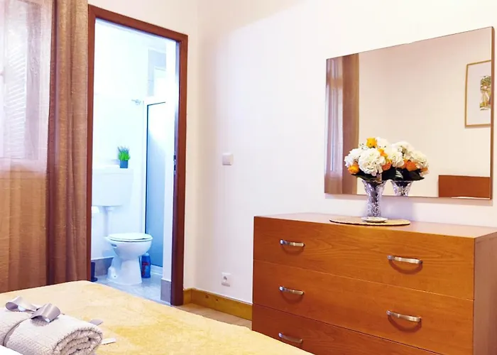 Gateone Al Airport View House * Машику