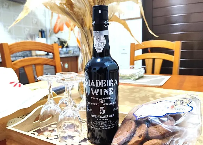 Gateone Al Airport View House * Machico (Madeira)